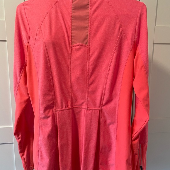 MPG 3/4 Zip Performance Shirt - L - Cute Pleated Back - Super Flattering - Picture 4 of 5